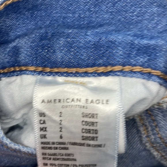 AEO Mom Jean, Size:  2 Short - Picture 3 of 4